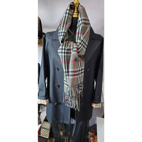 BURBERRYs of London 100% Lambswool Gray Scarf Shawl Nova Check Vintage (2) - Picture 2 of 8